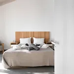 Caragol Point Boutique Homes *