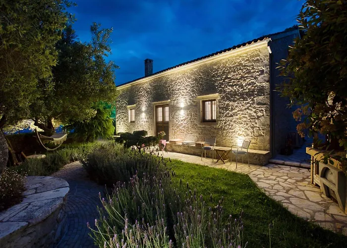 Caragol Point Boutique Homes